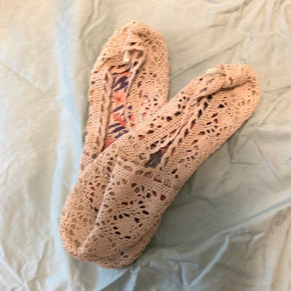Ashley Blue Cream Espadrilles with Intricate Design - Picture 4 of 4